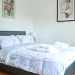 2 Bedroom Cozy In Prázdninový dům