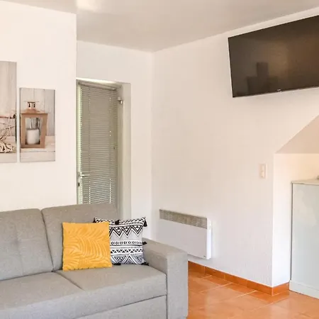 Holiday home 2 Bedroom In Vitrac