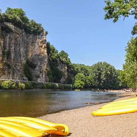2 Bedroom Lovely In * Vitrac (Dordogne)